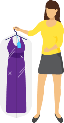 Frau in gelber Bluse mit einem Frisch gereinigten Kleid in der Hand
